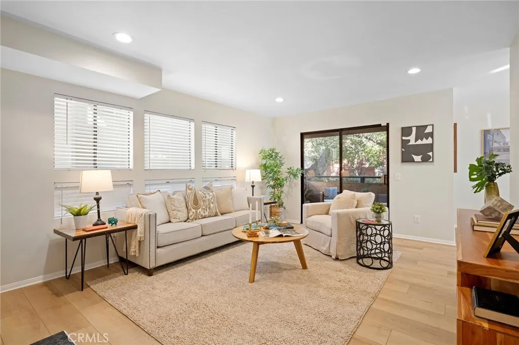 2743 Hermosa Avenue B, Glendale, California 91020 home-pic-5