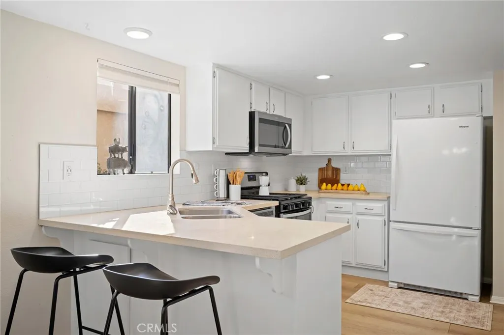 2743 Hermosa Avenue B, Glendale, California 91020 home-pic-14