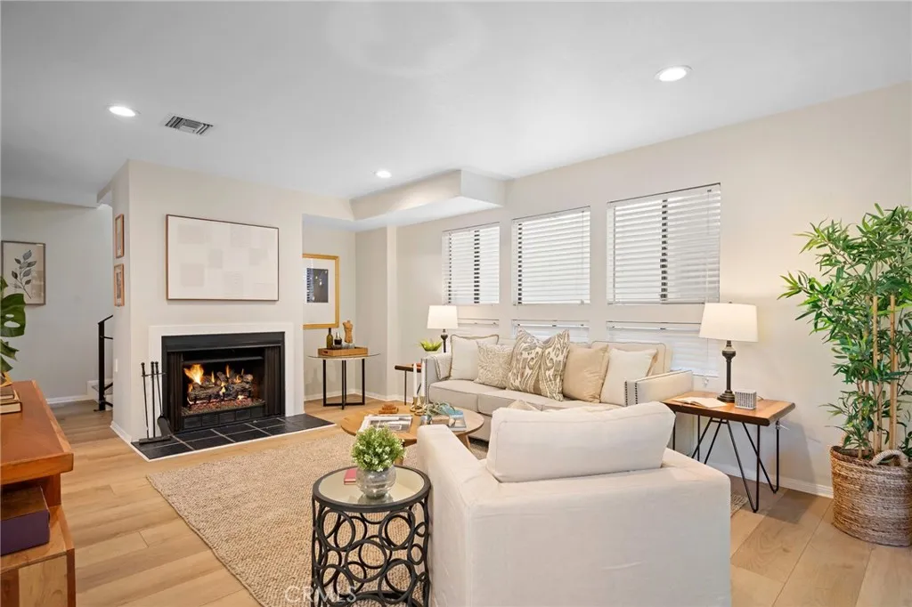 2743 Hermosa Avenue B, Glendale, California 91020 home-pic-8