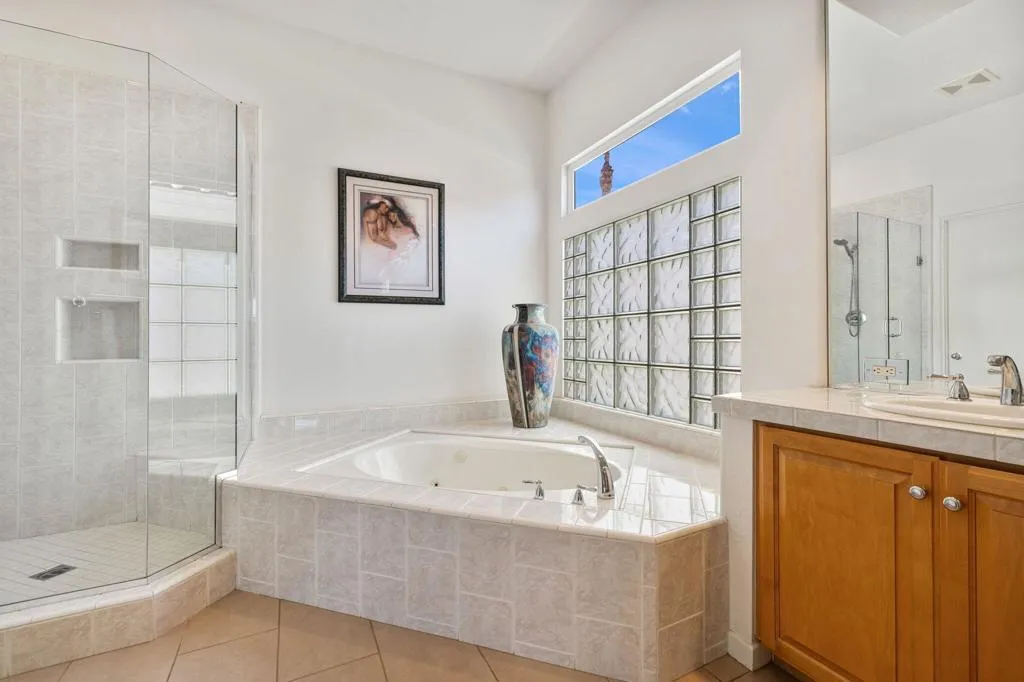 944 Mesa Grande Drive, Palm Desert, California 92211 home-pic-31