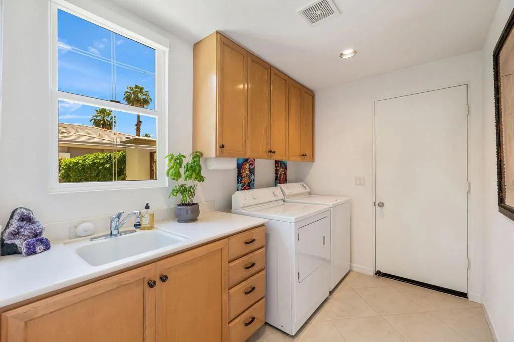 944 Mesa Grande Drive, Palm Desert, California 92211 home-pic-42