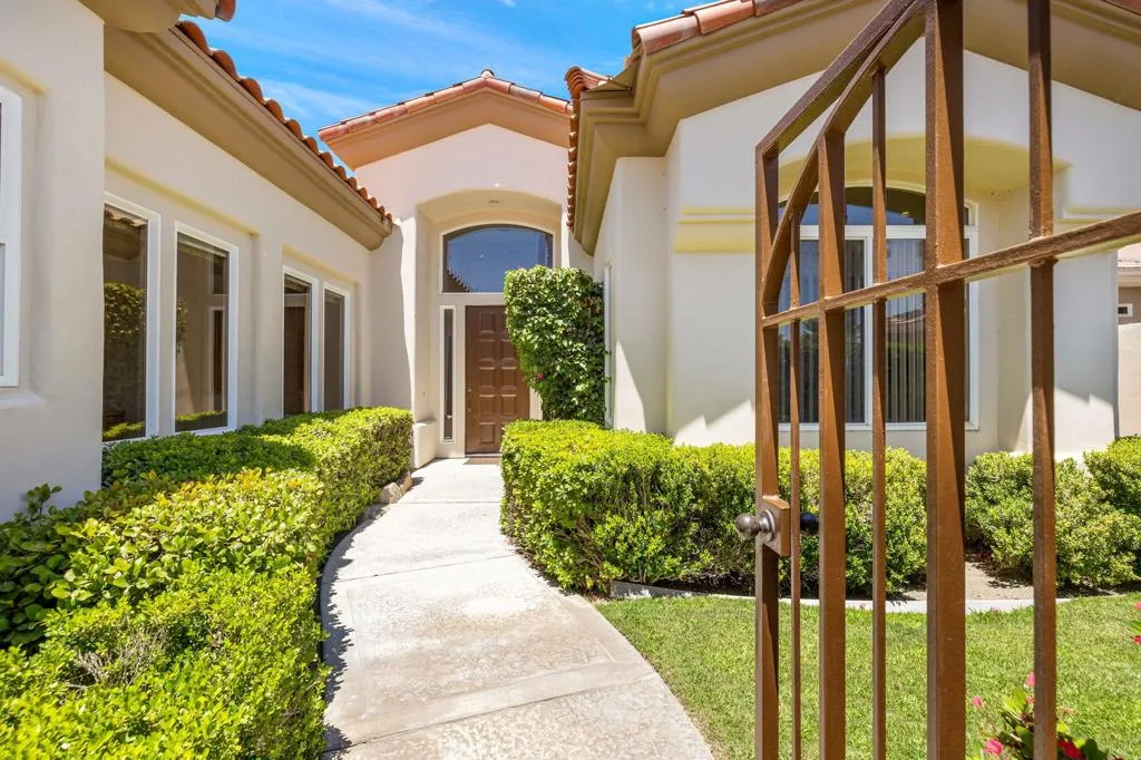 944 Mesa Grande Drive, Palm Desert, California 92211 home-pic-6