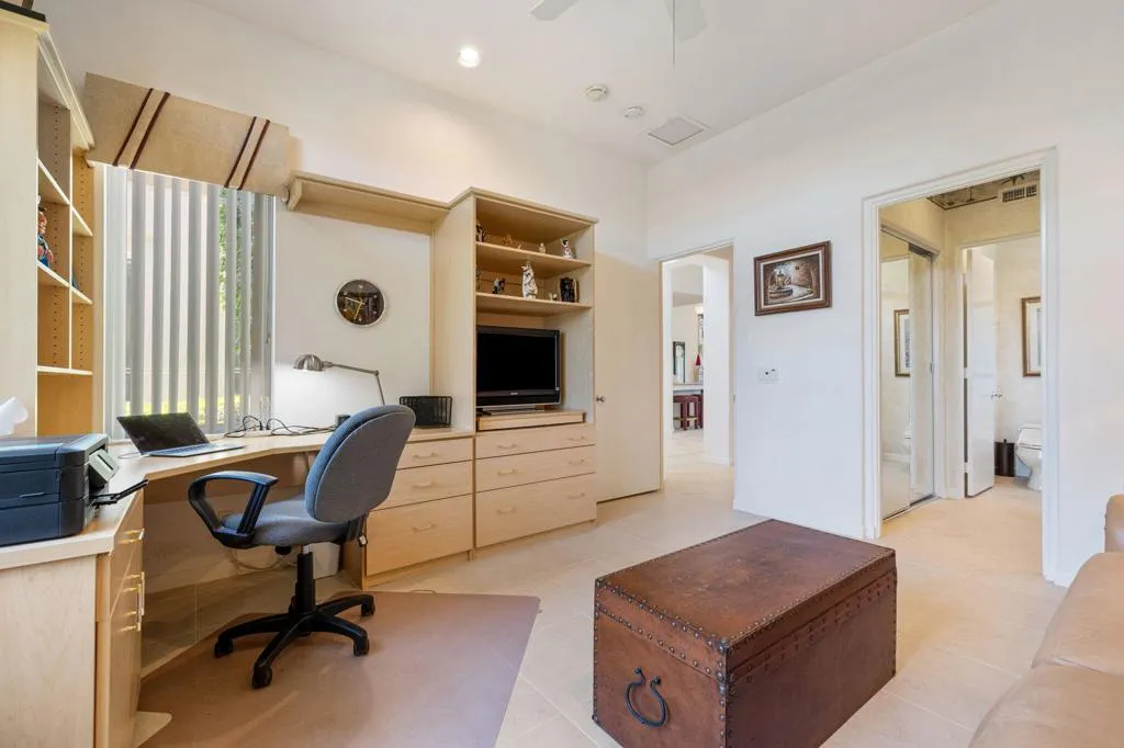 944 Mesa Grande Drive, Palm Desert, California 92211 home-pic-41