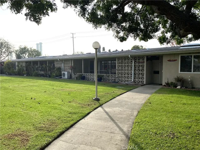 13220 Nassau Dr., Seal Beach, California 90740