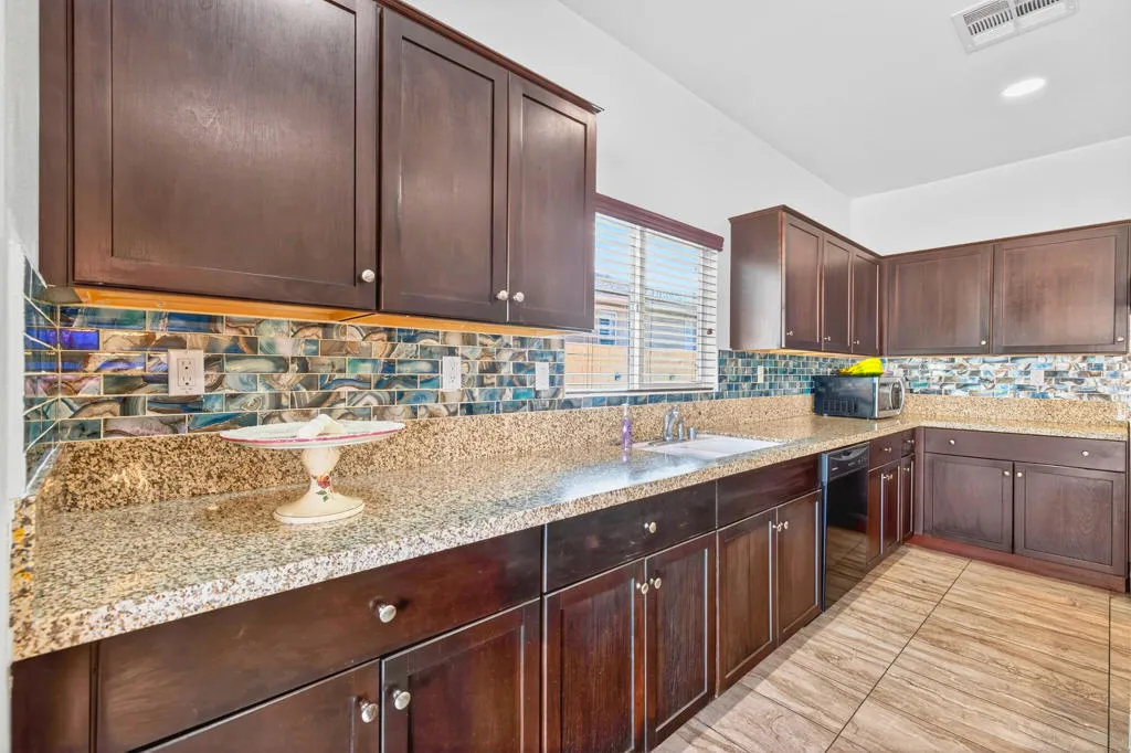 83740 Durazo Lane, Indio, California 92203 home-pic-8
