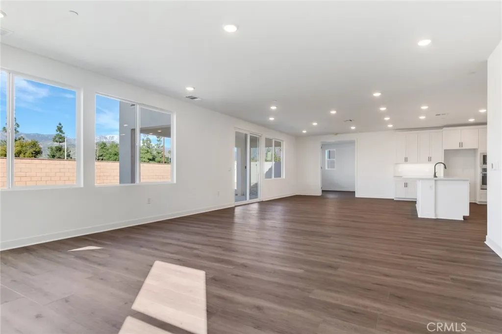 1713 Wren Avenue, Redlands, California 92374 home-pic-4