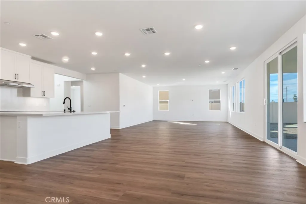 1713 Wren Avenue, Redlands, California 92374 home-pic-5