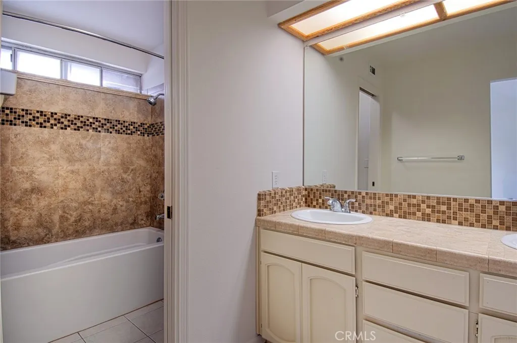 2652 Santa Ana E, Costa Mesa, California 92627 home-pic-15