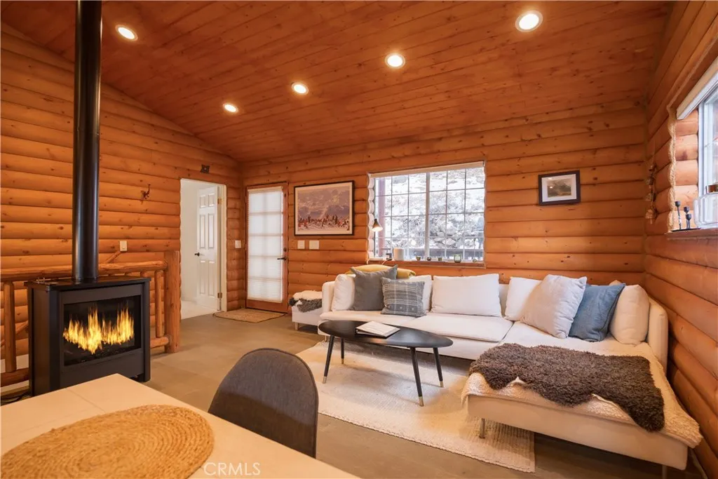 42947 Dogwood Drive, Big Bear, California 92315 home-pic-6