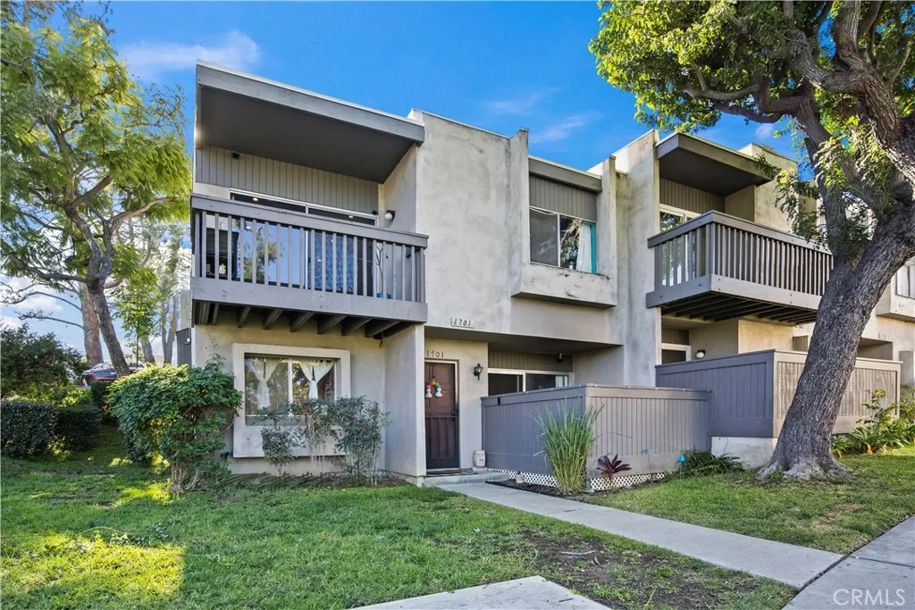 1701 Mountain Terrace, Montebello, California 90640 home-pic-2