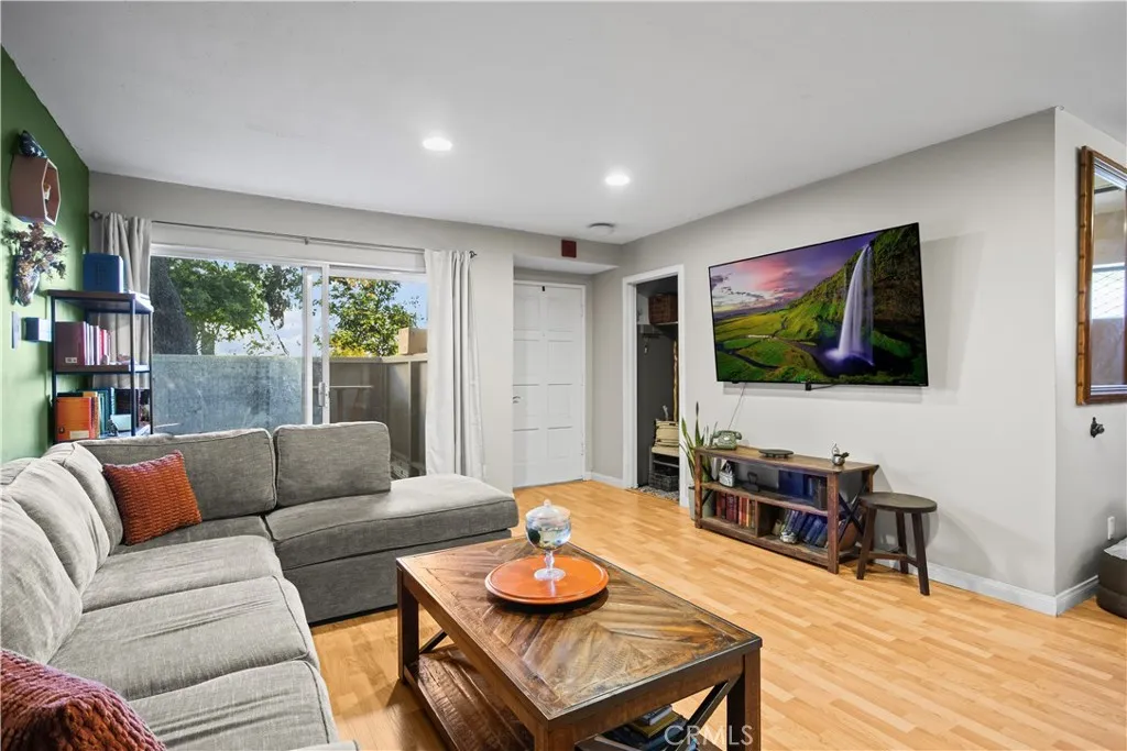 1701 Mountain Terrace, Montebello, California 90640 home-pic-3
