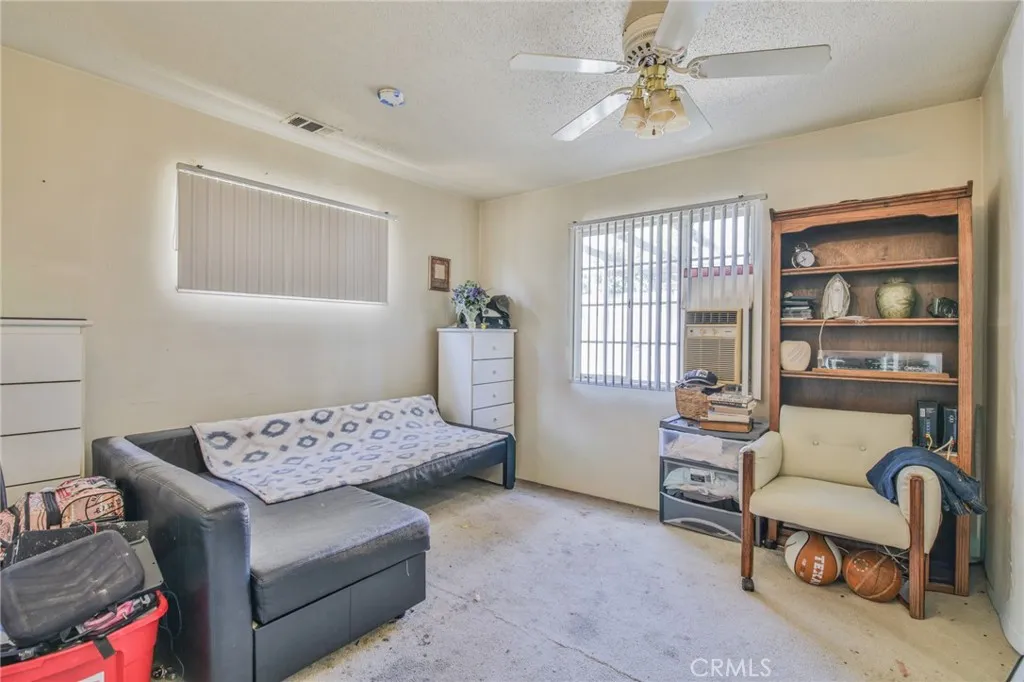 1315 Hillside, Pomona, California 91768 home-pic-16