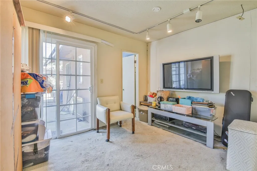 1315 Hillside, Pomona, California 91768 home-pic-15