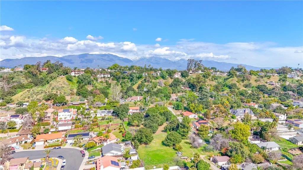 1315 Hillside, Pomona, California 91768 home-pic-31