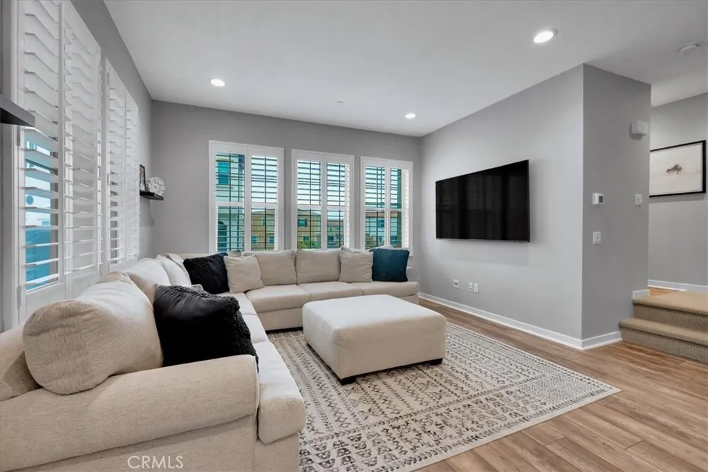 901 Sunset Rdg, Lake Forest, California 92610 home-pic-24