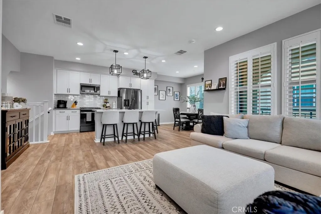 901 Sunset Rdg, Lake Forest, California 92610 home-pic-27