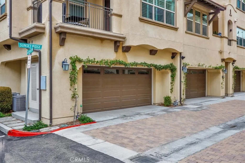 901 Sunset Rdg, Lake Forest, California 92610 home-pic-60