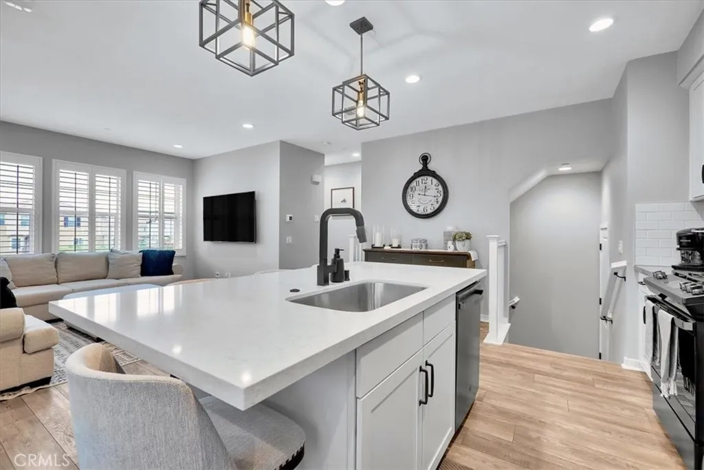 901 Sunset Rdg, Lake Forest, California 92610 home-pic-15