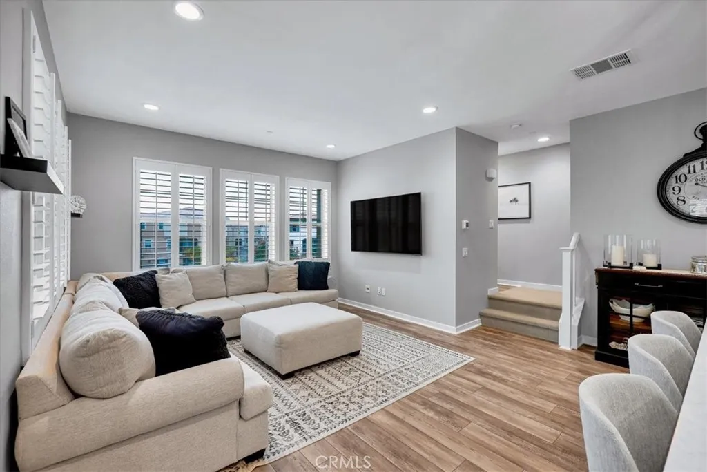 901 Sunset Rdg, Lake Forest, California 92610 home-pic-23