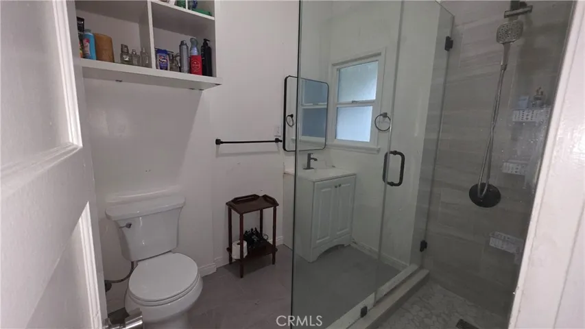 1322 S Van Ness, Los Angeles, California 90019