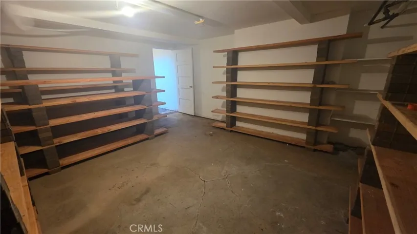 1322 S Van Ness, Los Angeles, California 90019