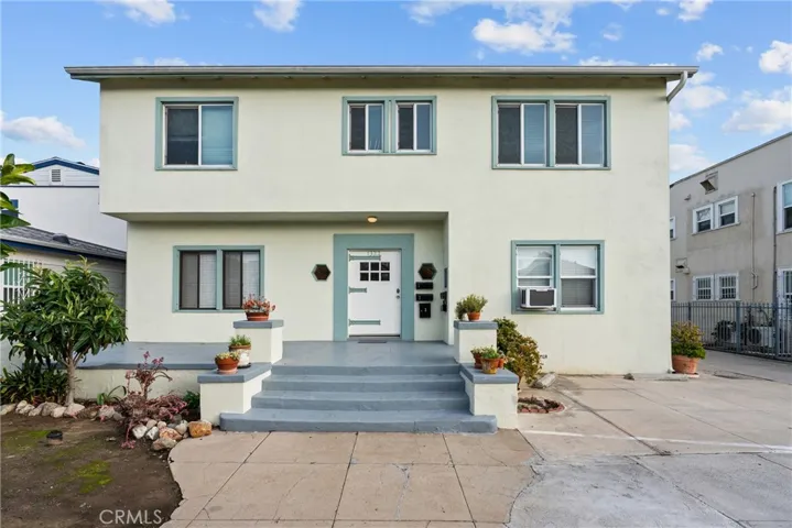 1322 S Van Ness, Los Angeles, California 90019