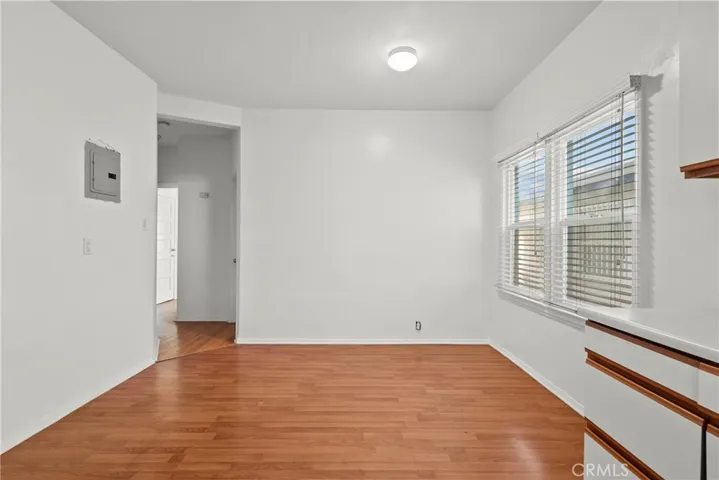 1322 S Van Ness, Los Angeles, California 90019
