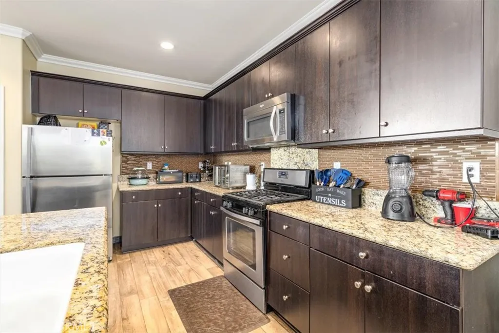 3075 S Edenglen, Ontario, California 91761 home-pic-13