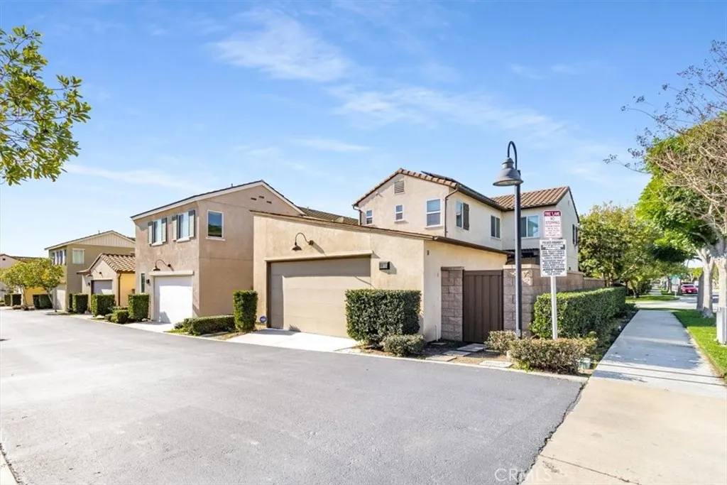 3075 S Edenglen, Ontario, California 91761 home-pic-24