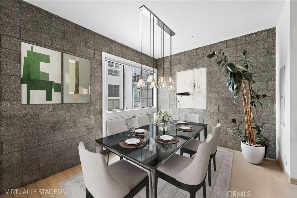 Light & Bright Dining Room