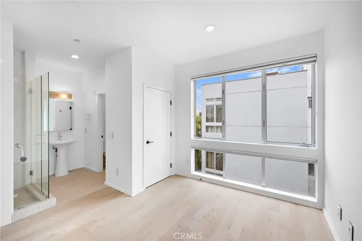 Secondary Bedroom & Bathroom