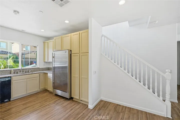 9660 Pine Orchard St, Pacoima, California 91313