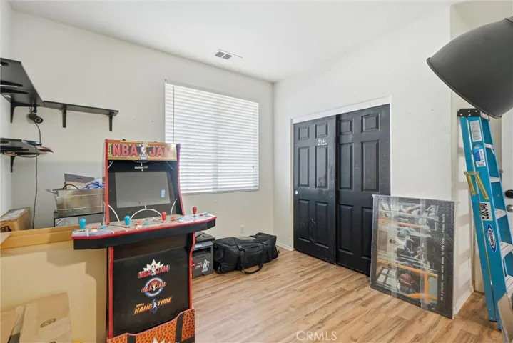 9660 Pine Orchard St, Pacoima, California 91313