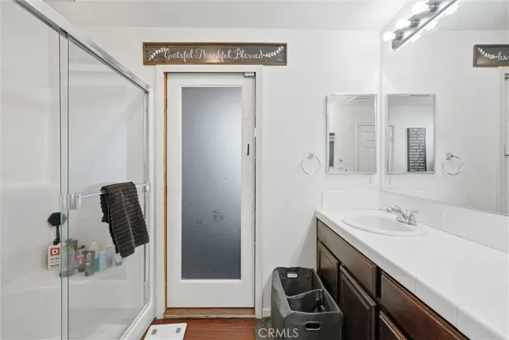 9660 Pine Orchard St, Pacoima, California 91313