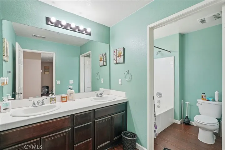 9660 Pine Orchard St, Pacoima, California 91313