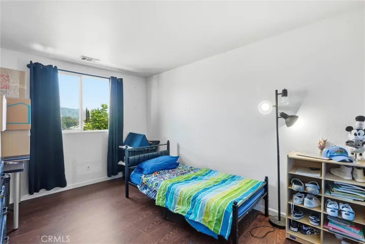 9660 Pine Orchard St, Pacoima, California 91313