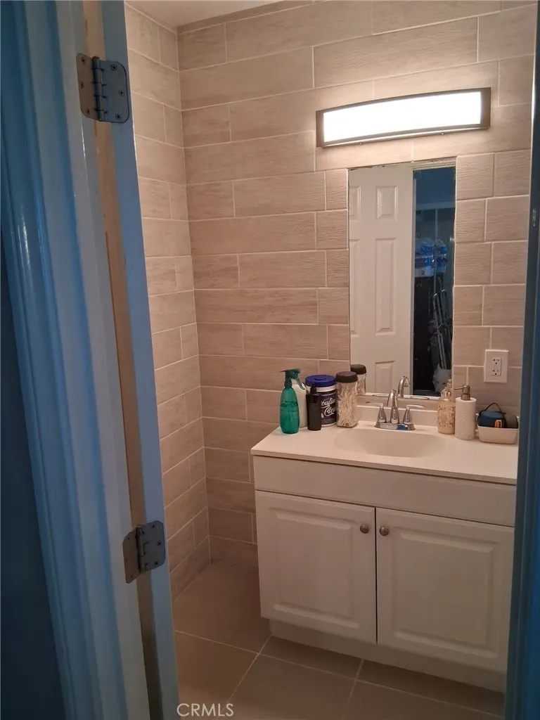 319 Wilshire Place, Barstow, California 92311 home-pic-6