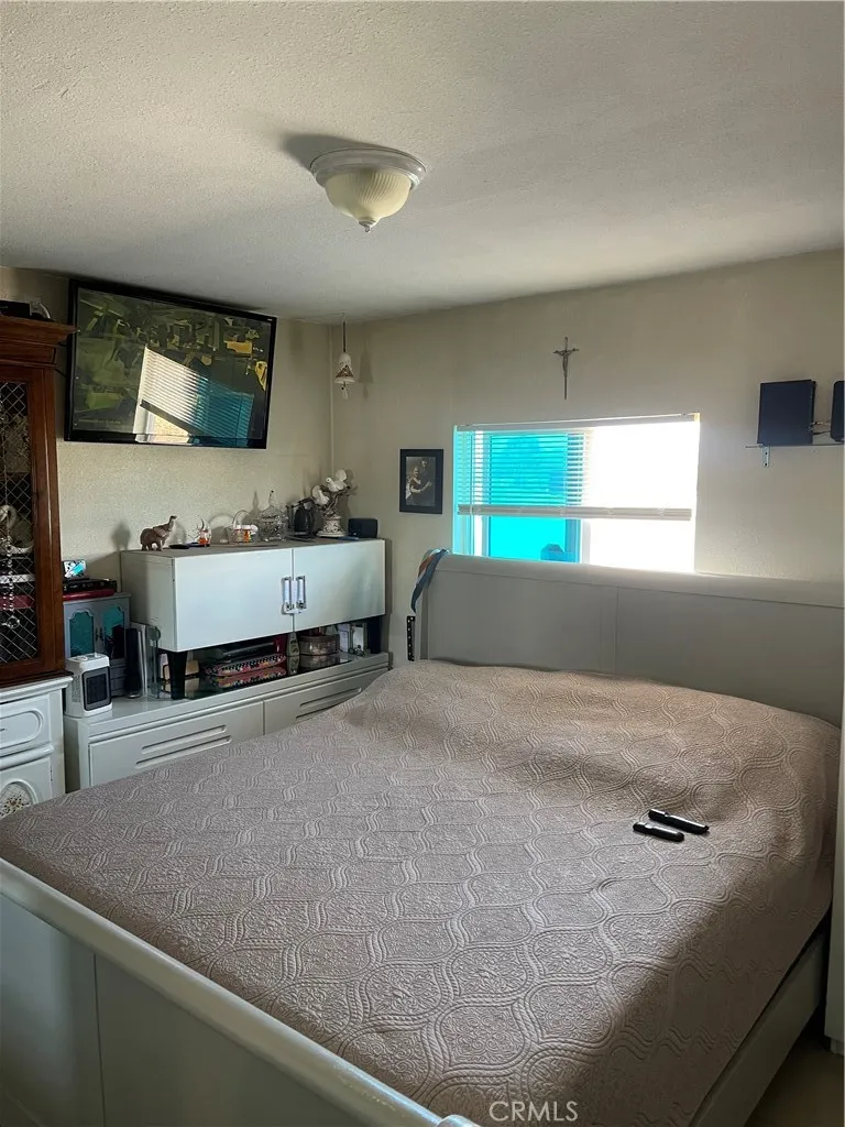 319 Wilshire Place, Barstow, California 92311 home-pic-12