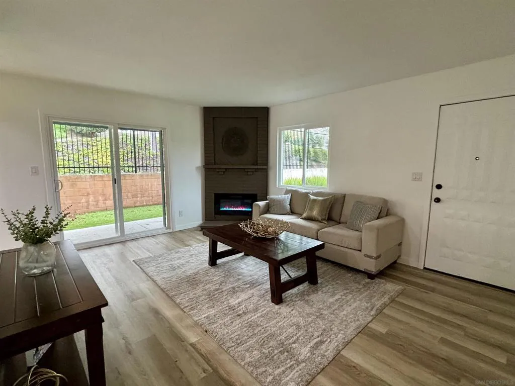 3401 Del Este Way, Oceanside, California 92056 home-pic-4