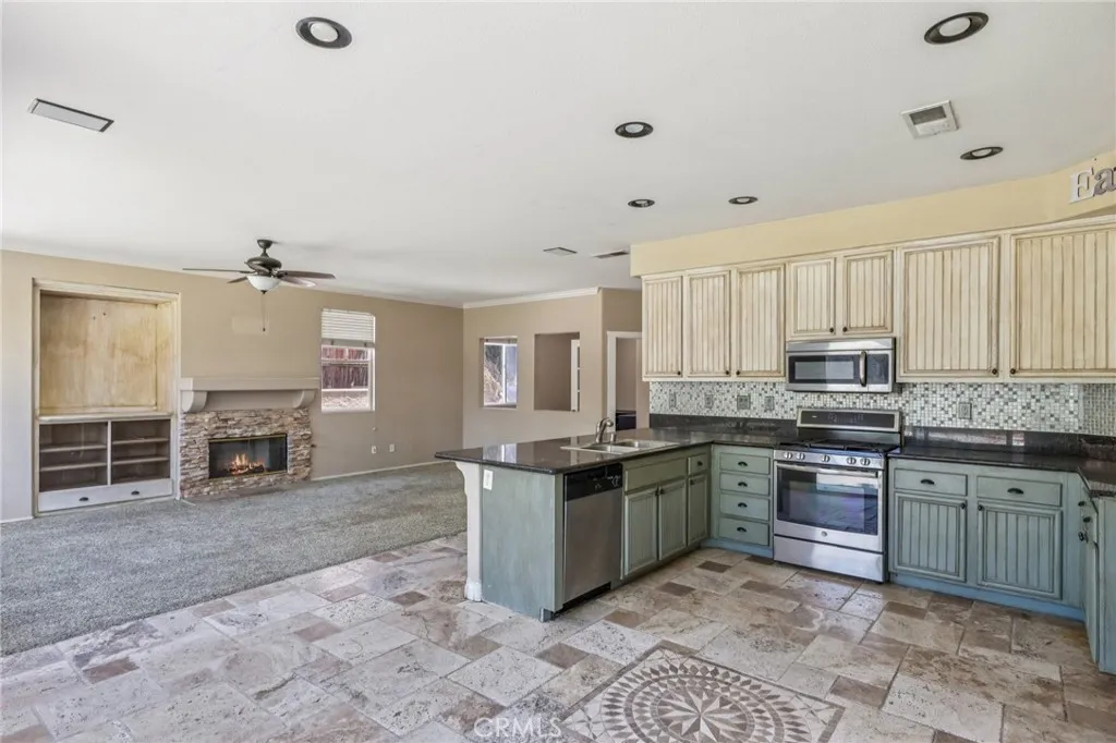 23360 Mountain Song Loop, Murrieta, California 92562 home-pic-8