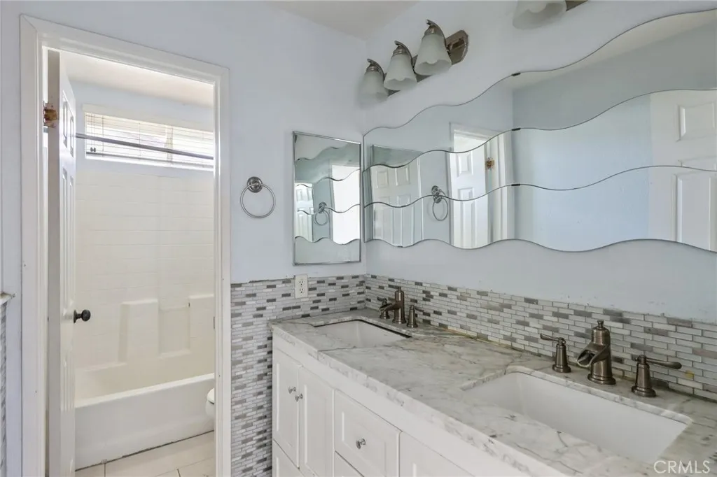 23360 Mountain Song Loop, Murrieta, California 92562 home-pic-13