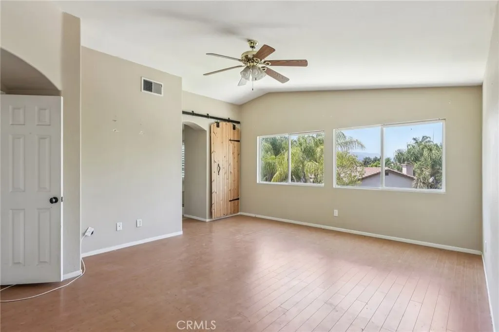 23360 Mountain Song Loop, Murrieta, California 92562 home-pic-15