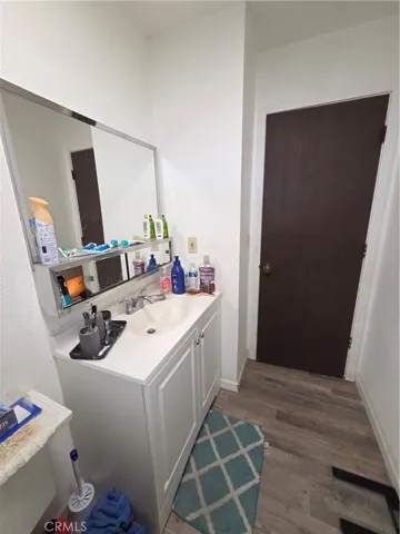 UPSTAIRS BATHROOM