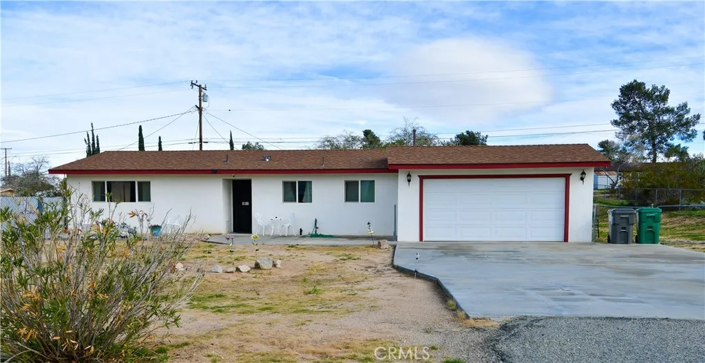 7075 Emerson, Yucca Valley, California 92284 home-pic-1