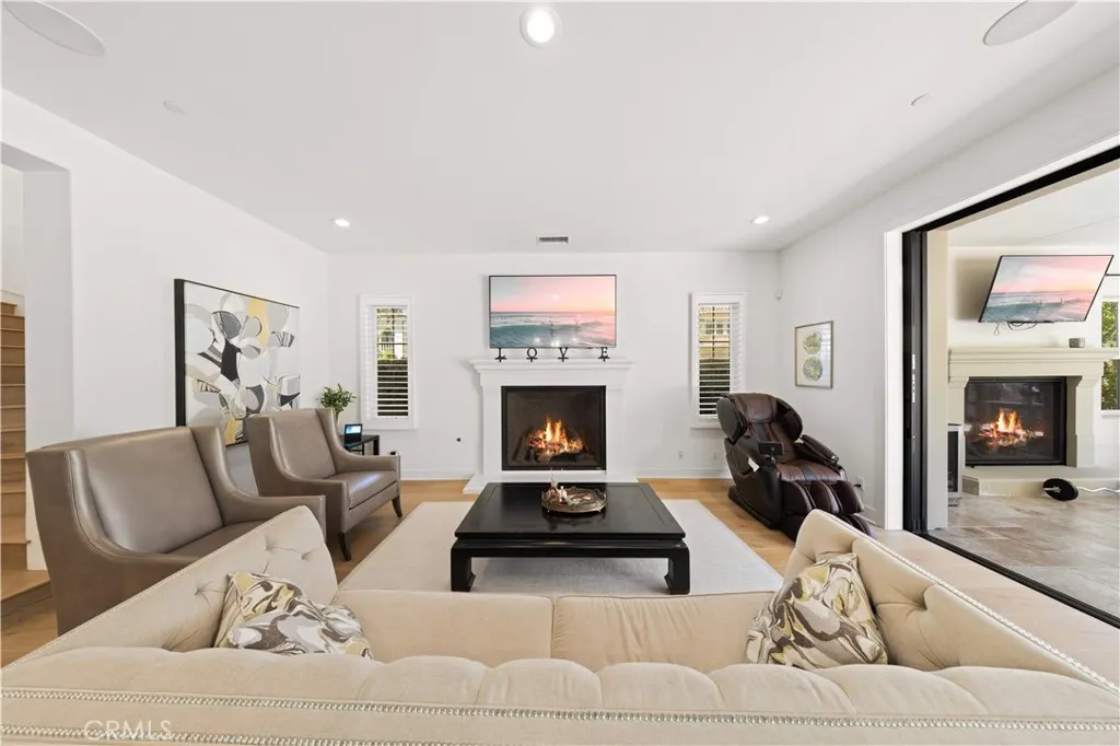 67 Kite, Irvine, California 92618 home-pic-3