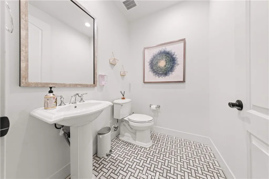 67 Kite, Irvine, California 92618 home-pic-17