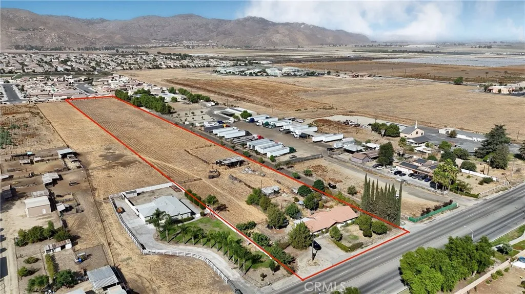 492 S Sanderson Avenue, San Jacinto, California 92582 home-pic-2