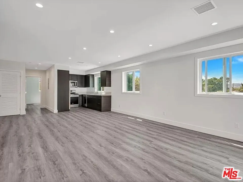5750 Kester Avenue, Van Nuys, California 91411 — photo 4