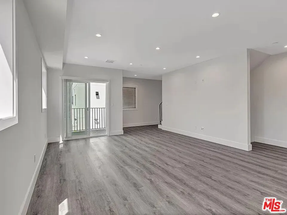 5750 Kester Avenue, Van Nuys, California 91411 — photo 5