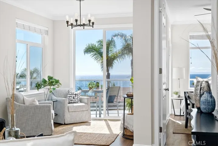 F2 Beach Home Surrounded by the Sea